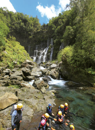 trails-trailsreisen-Urlaub-erlebnisreise-wanderreise-gruppenreise-lareunion-trekking-wasserfall3